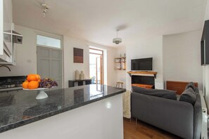 TV - Modern 1BDR Near Stratford Station and Westfield (Greater London)