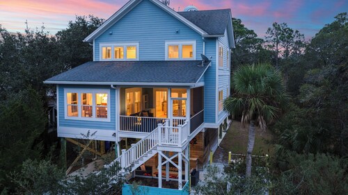 Folly Beach Getaway Near Sand Covered Lounge, BBQ & Outdoor TV Tidecrest by Avantstay