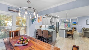 Talo (4 Bedrooms) | Sisätilat