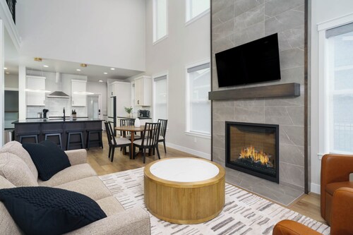 Hot Tub + Golf Course • Fenced Yard • New Modern Home