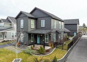 Exterior - Hot Tub + Golf Course • Fenced Yard • New Modern Home (Post Falls)