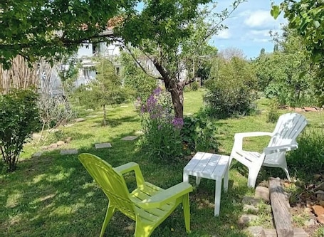 Property grounds. Relaxing Country retreat