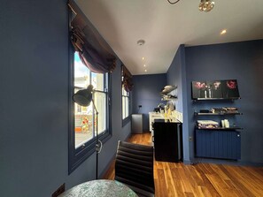Interior - Sought After Studio Overlooking Portobello Road (Greater London)