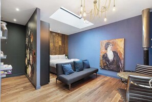 Interior - Sought After Studio Overlooking Portobello Road (Greater London)