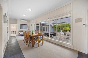 Interior - Lake Wendouree Wonder (Lake Wendouree)