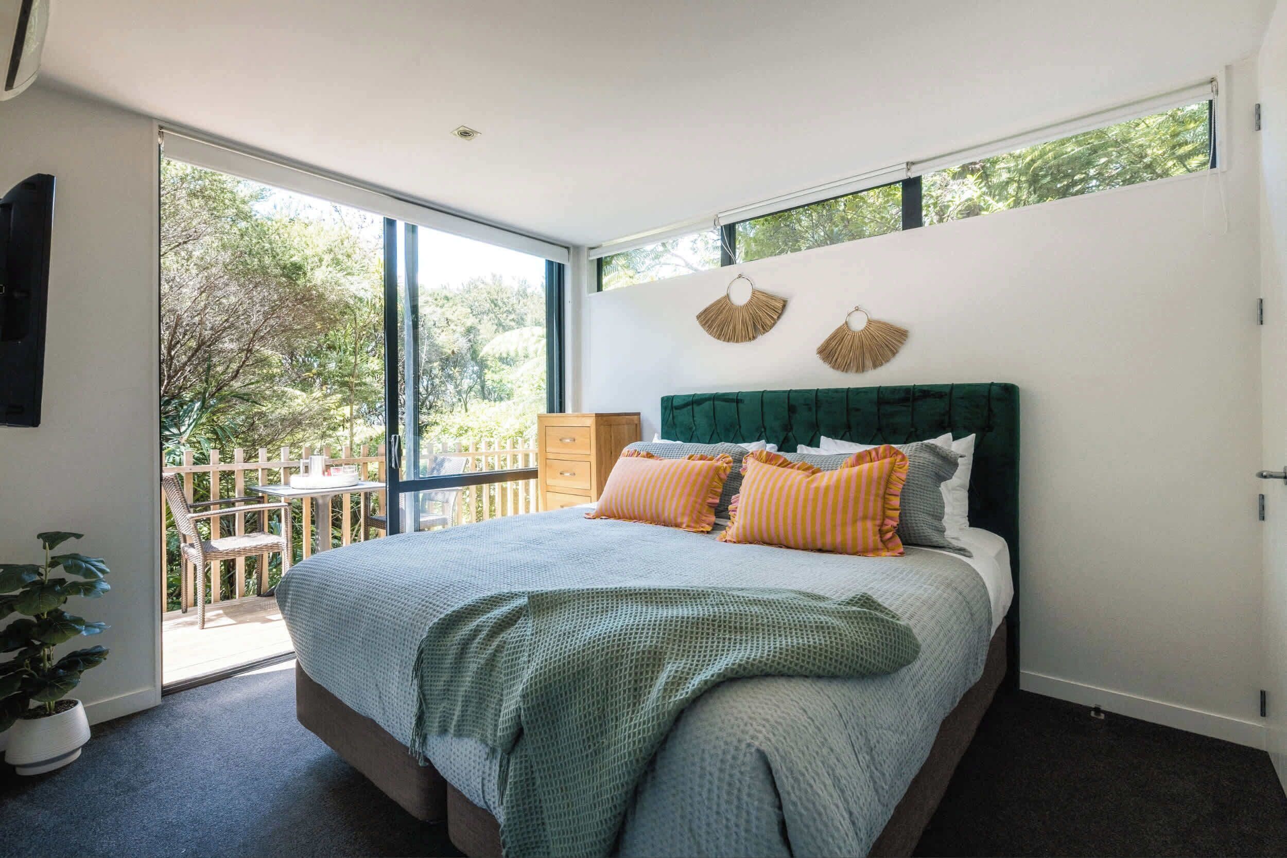 3 bedrooms, desk, iron/ironing board, WiFi