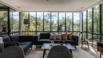 TV, impianto stereo, studio