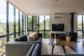 TV, aparelho de som, escritórios