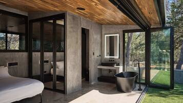 2 habitaciones, escritorio, tabla de planchar con plancha y wifi