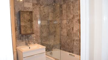 Håndklær, såpe og toalettpapir