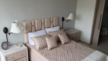 Skrivbord, gratis wi-fi och sängkläder