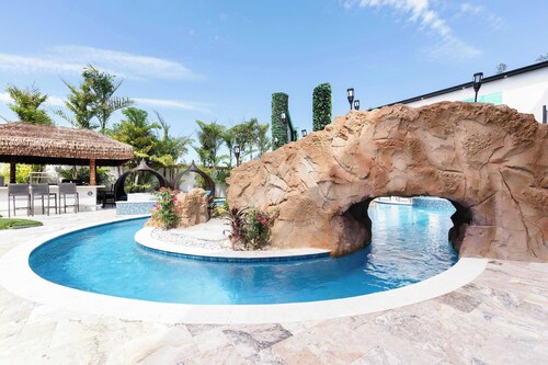 20BD Adventure Island Extreme Private Attraction