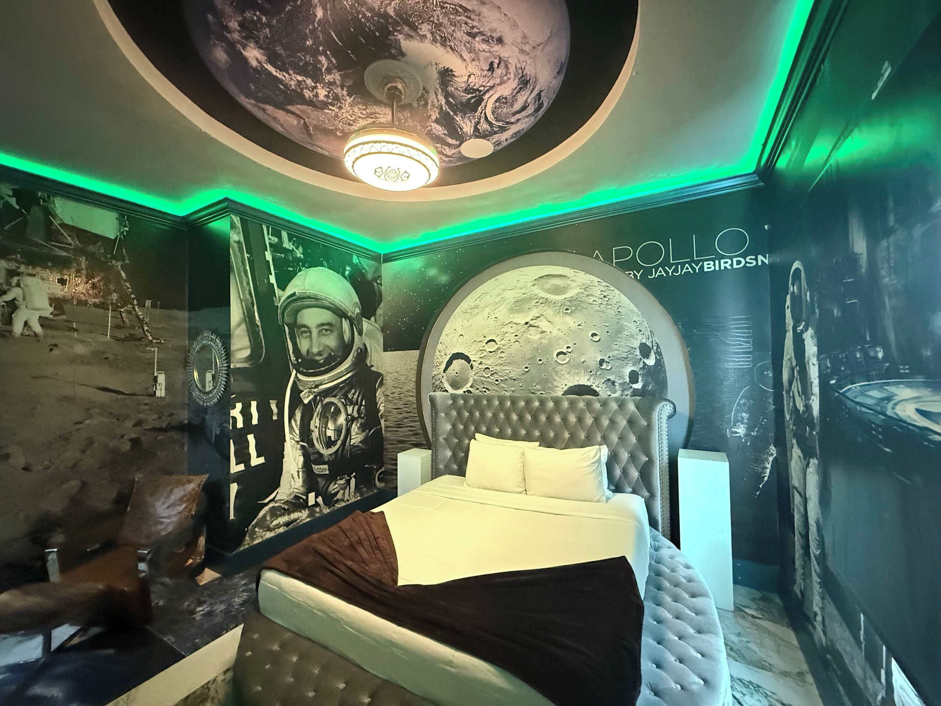 20 chambres, bureau, fer et planche à repasser, Wi-Fi