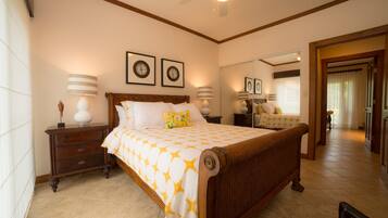 2 bedrooms, iron/ironing board, internet, bed sheets
