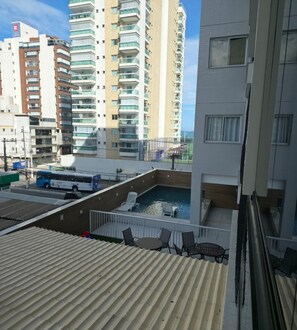 Property grounds - New apartment one block from the beach with ocean view and garage. (Vila Velha)