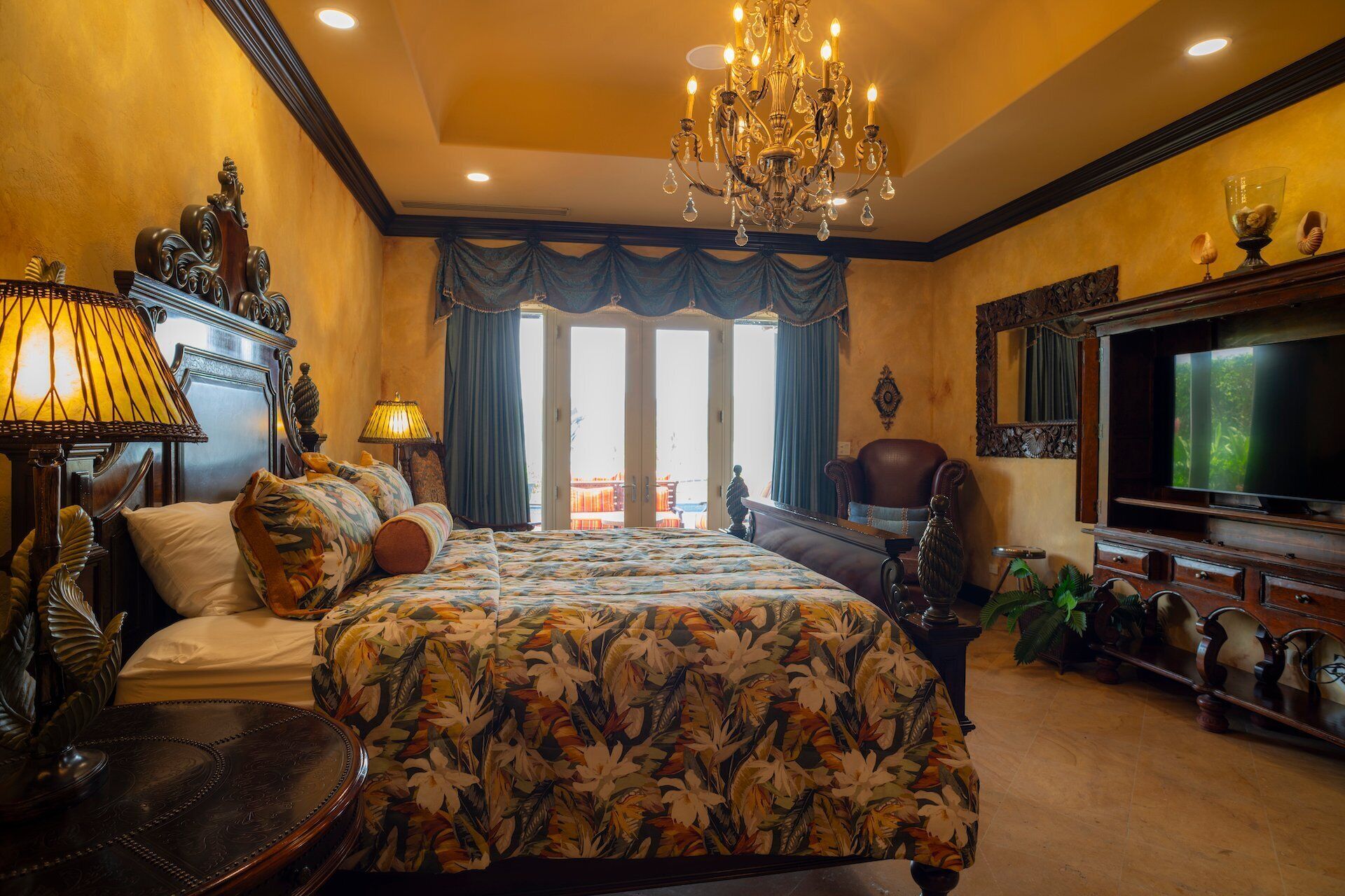 4 bedrooms, internet, bed sheets