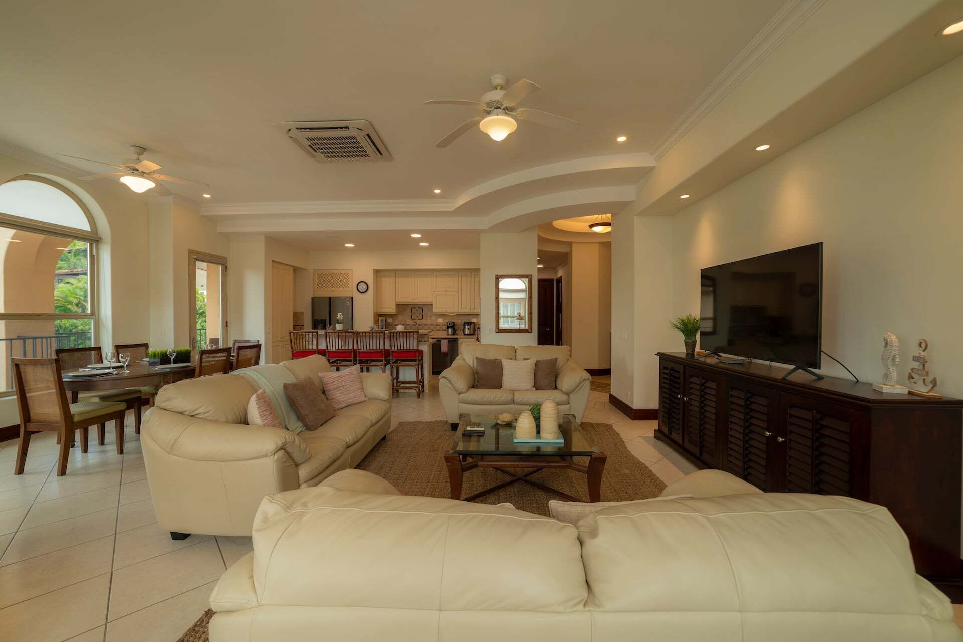 Televisión y estéreo 