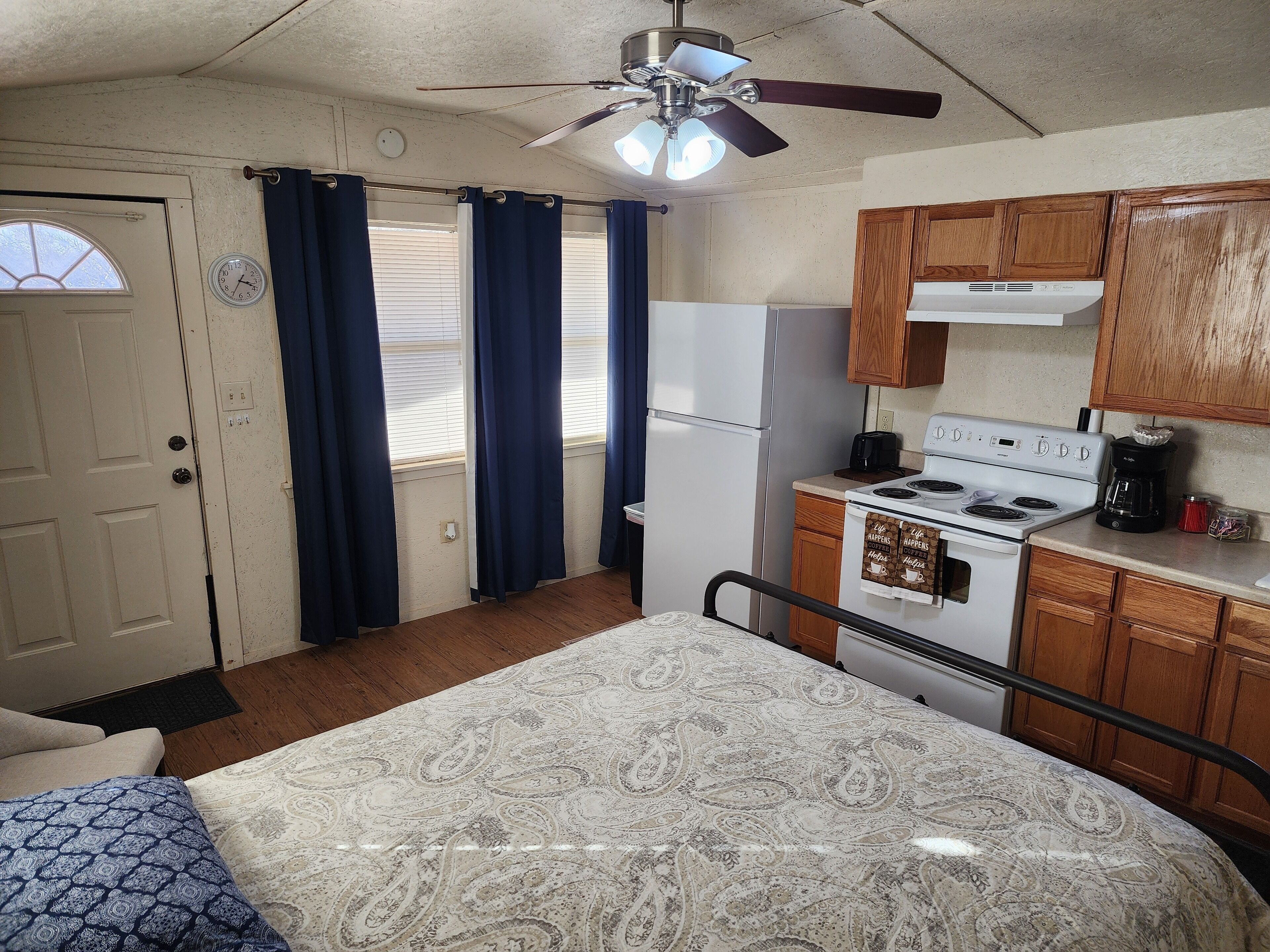 熨斗/熨衫板、免費 Wi-Fi、床單