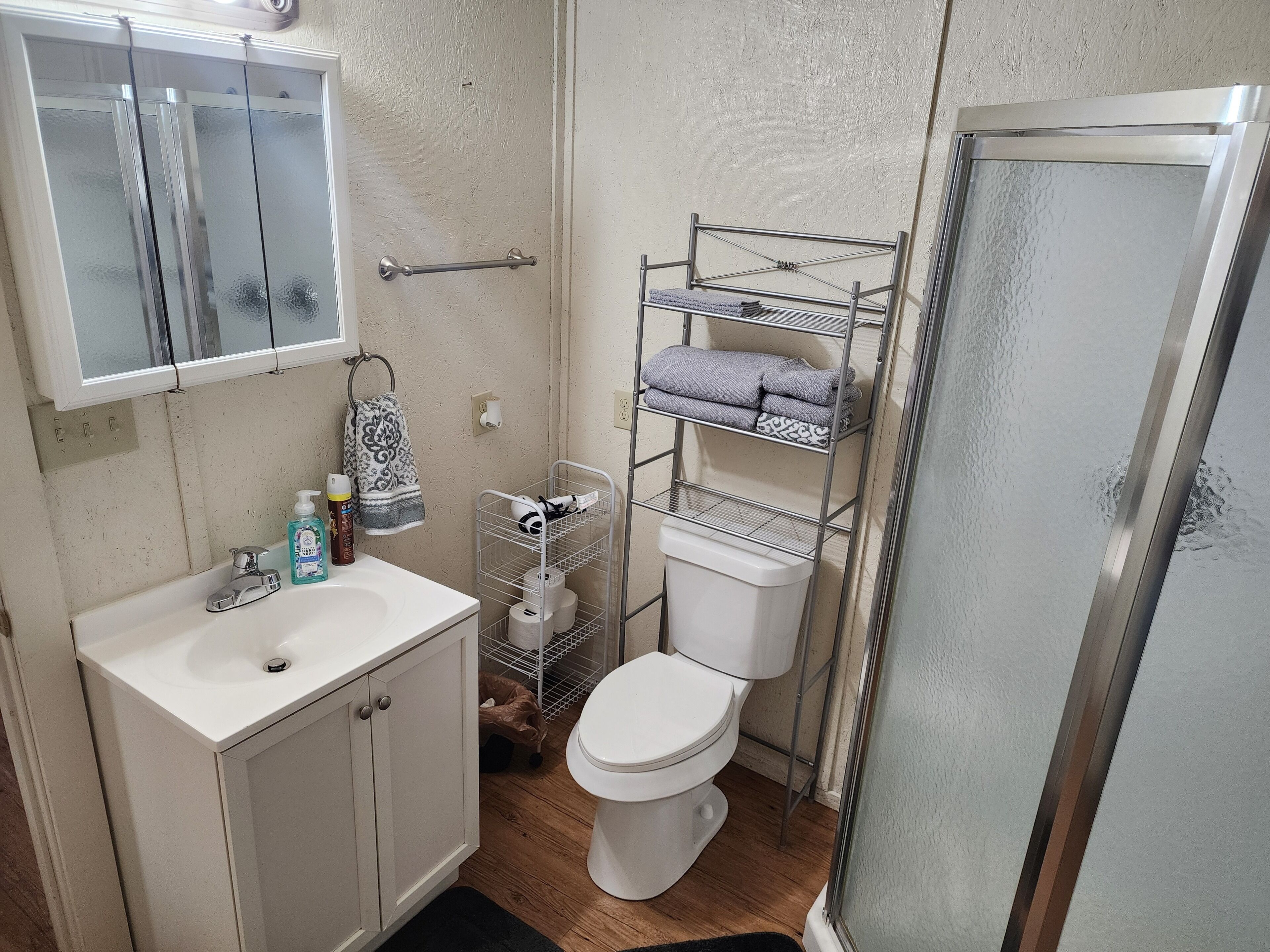 淋浴設備、風筒、提供毛巾、番梘