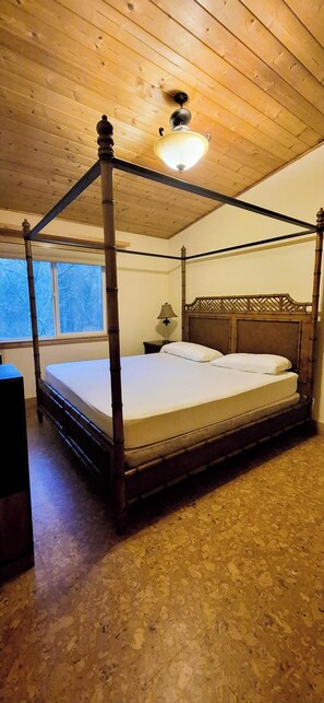 2 bedrooms, WiFi, bed sheets - Charming Private Suburban Cottage, Serene & Cozy (Mount Vernon)