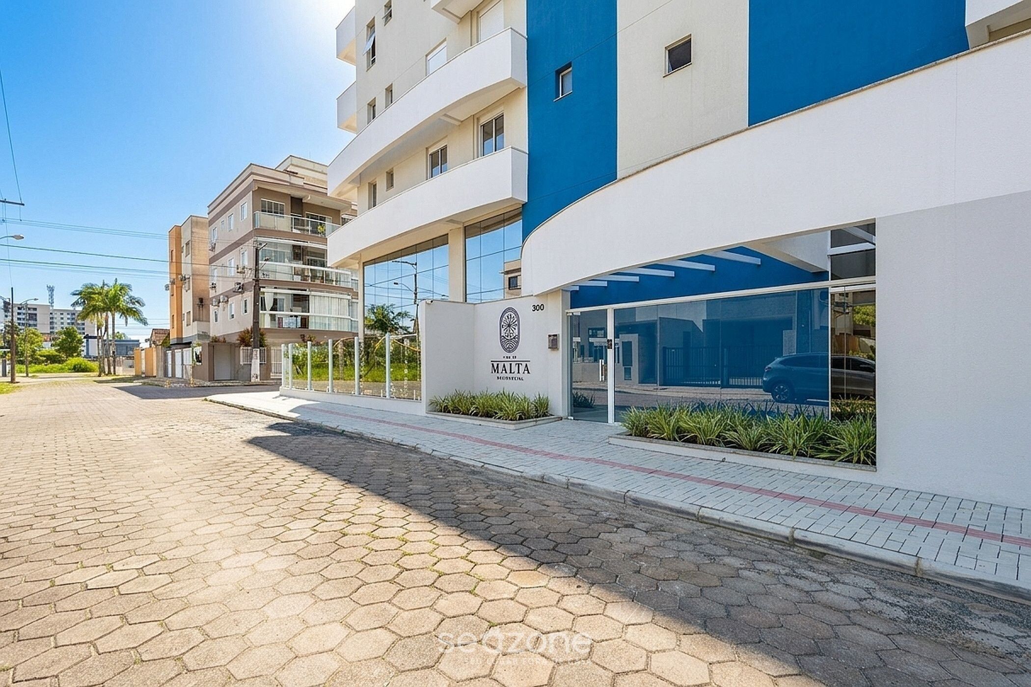 Basic Apartment | Exterior