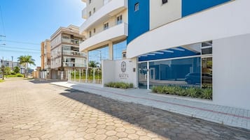 Basic Apartment | Exterior