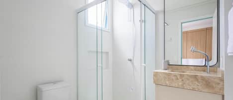 Basic Apartment | Bathroom