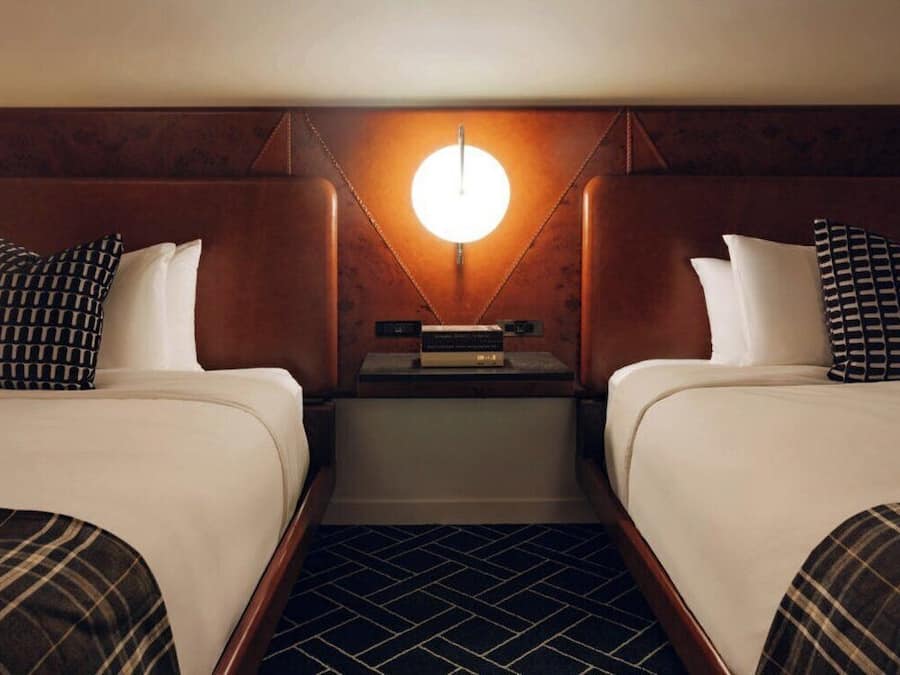 Egyptian cotton sheets, premium bedding, down comforters, minibar