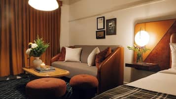 Egyptian cotton sheets, premium bedding, down comforters, minibar