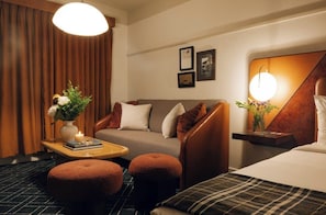 Egyptian cotton sheets, premium bedding, down duvets, minibar - Caravan Court Hotel (Arlington)