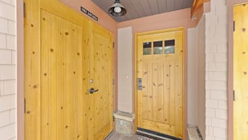 Studio (2 Bedrooms) | Exterior