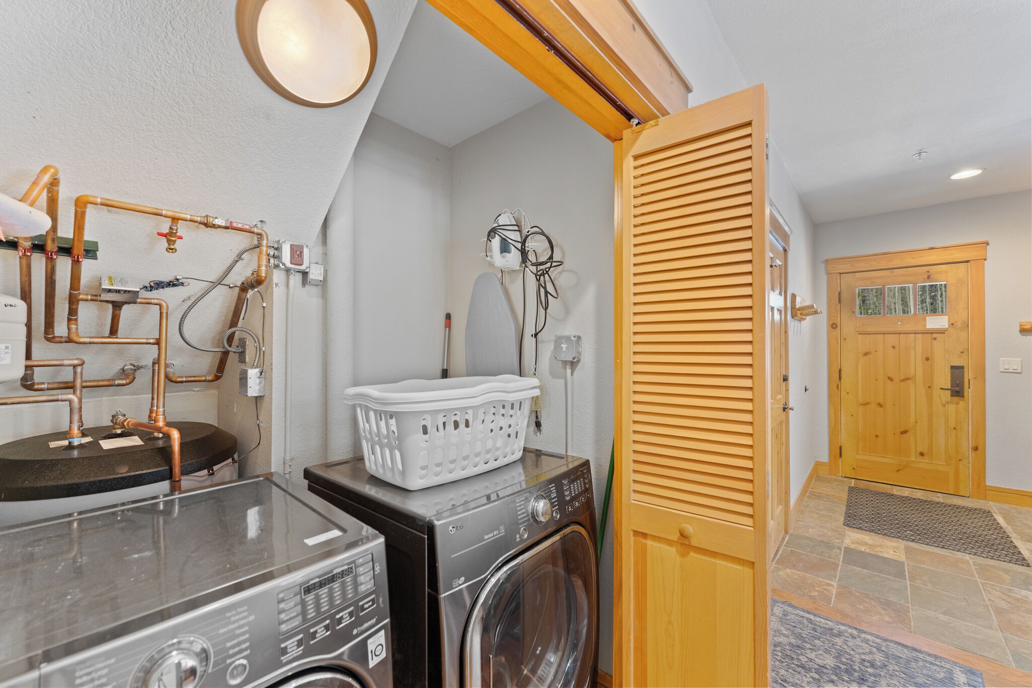 Studio (2 Bedrooms) | Exterior