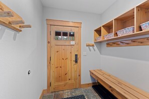 Studio (2 Bedrooms) | Exterior