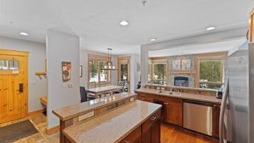 Studio (2 Bedrooms) | Exterior