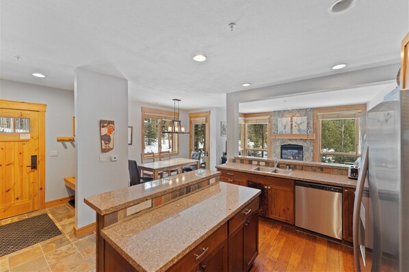 Studio (2 Bedrooms) | Exterior