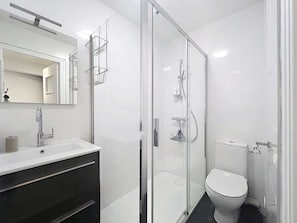 Bathroom - QUIBERON - 3 rooms - 54m2 - City center (QUIBERON)