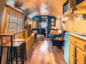 Interior - Ava the Avion - Luxury Private Hot Spring Retreat (Truth or Consequences)