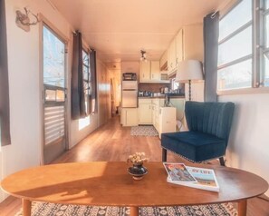 Interior - Blue Belle -Cozy Hot Spring Vintage Camper (Truth or Consequences)