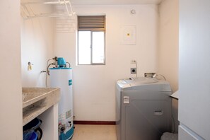 Comfort Apartment, City View | Bathroom sink - Inhouse Group (Medellín)