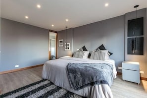 Luxury Apartment, City View | Free WiFi - Inhouse Group (Medellín)