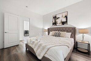 5 bedrooms, iron/ironing board, WiFi, bed sheets