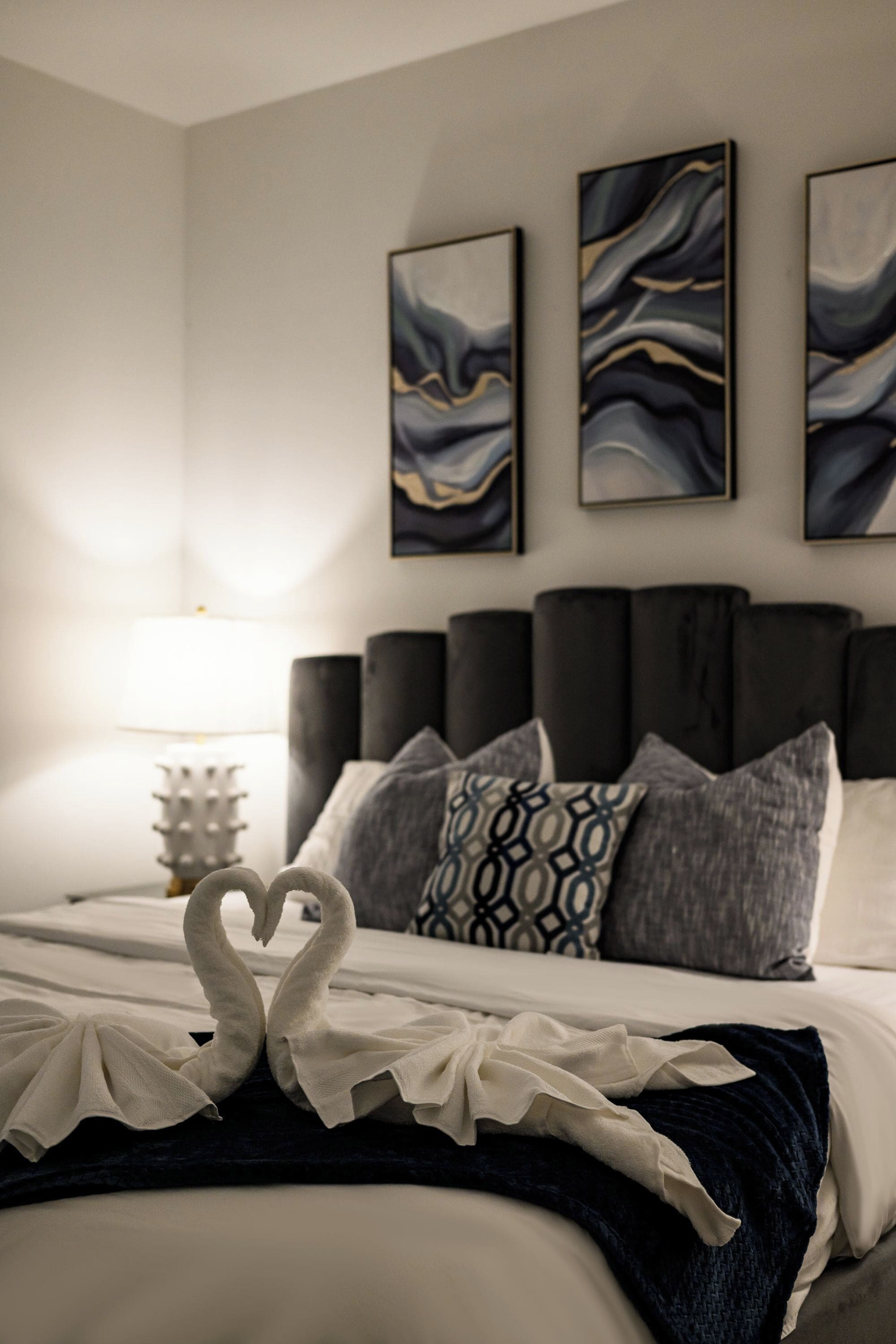 5 habitaciones, tabla de planchar con plancha, wifi y ropa de cama 