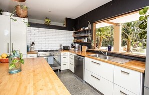 บ้านพัก, วิวสระว่ายน้ำ | ครัวส่วนตัว