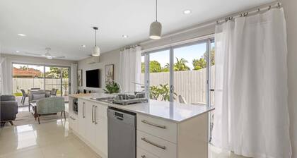 Spacious 4-Bed House with Secure Parking