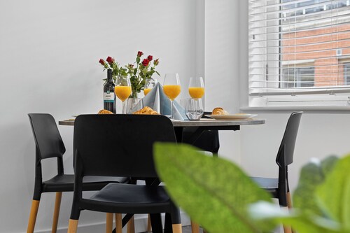 Stylish Luxury 2bed 2bath Apartment in Nottingham City - Free Parking