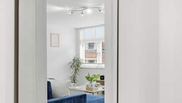 Apartment, 2 Bedrooms, Accessible, City View | Living room