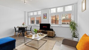 Departamento, 2 habitaciones, con acceso para personas discapacitadas, vista a la ciudad | Sala de estar