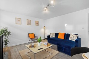 Íbúð - 2 svefnherbergi - gott aðgengi - borgarsýn | Stofa