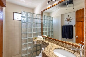 Shower, towels - Renovated | Golf Views | 3 Pools | Near Beach (San Jose del Cabo)