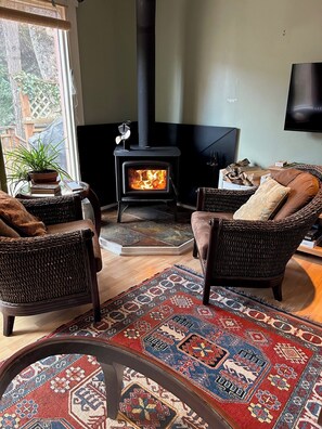 Téléviseur connecté, foyer, livres